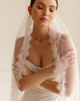 Veil chantilly lace • Eyelash lace veil