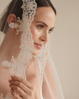 Mantilla veil • Trend 2025 - STYLE Mantilla