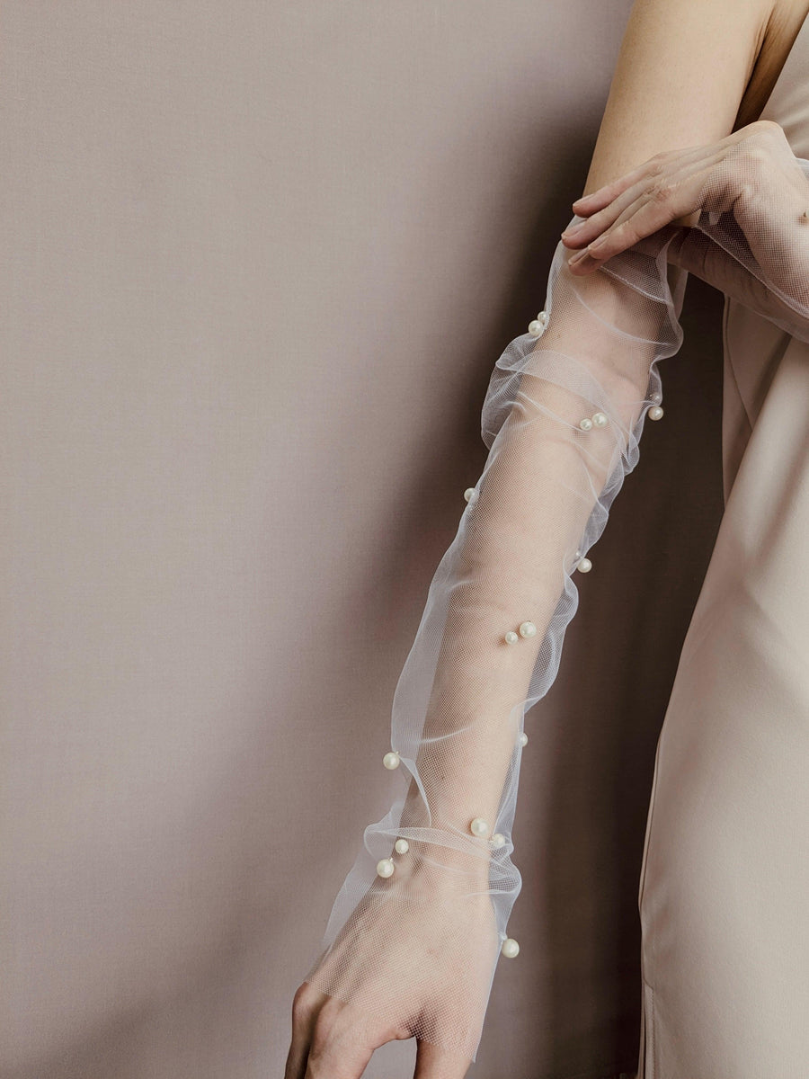 BRIDAL GLOVES • STYLE PEARLS