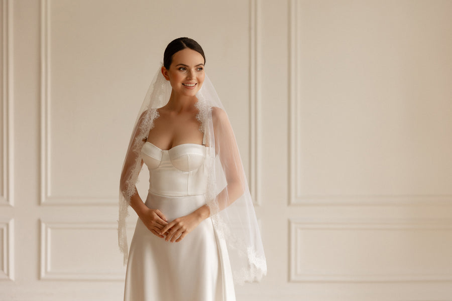 Veil chantilly lace • Eyelash lace veil