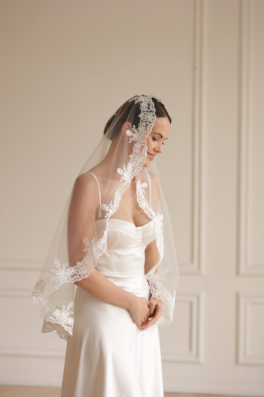 Mantilla veil • Trend 2025 -  STYLE Mantilla