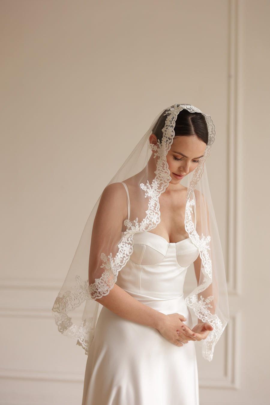 Mantilla veil • Trend 2025 -  STYLE Mantilla