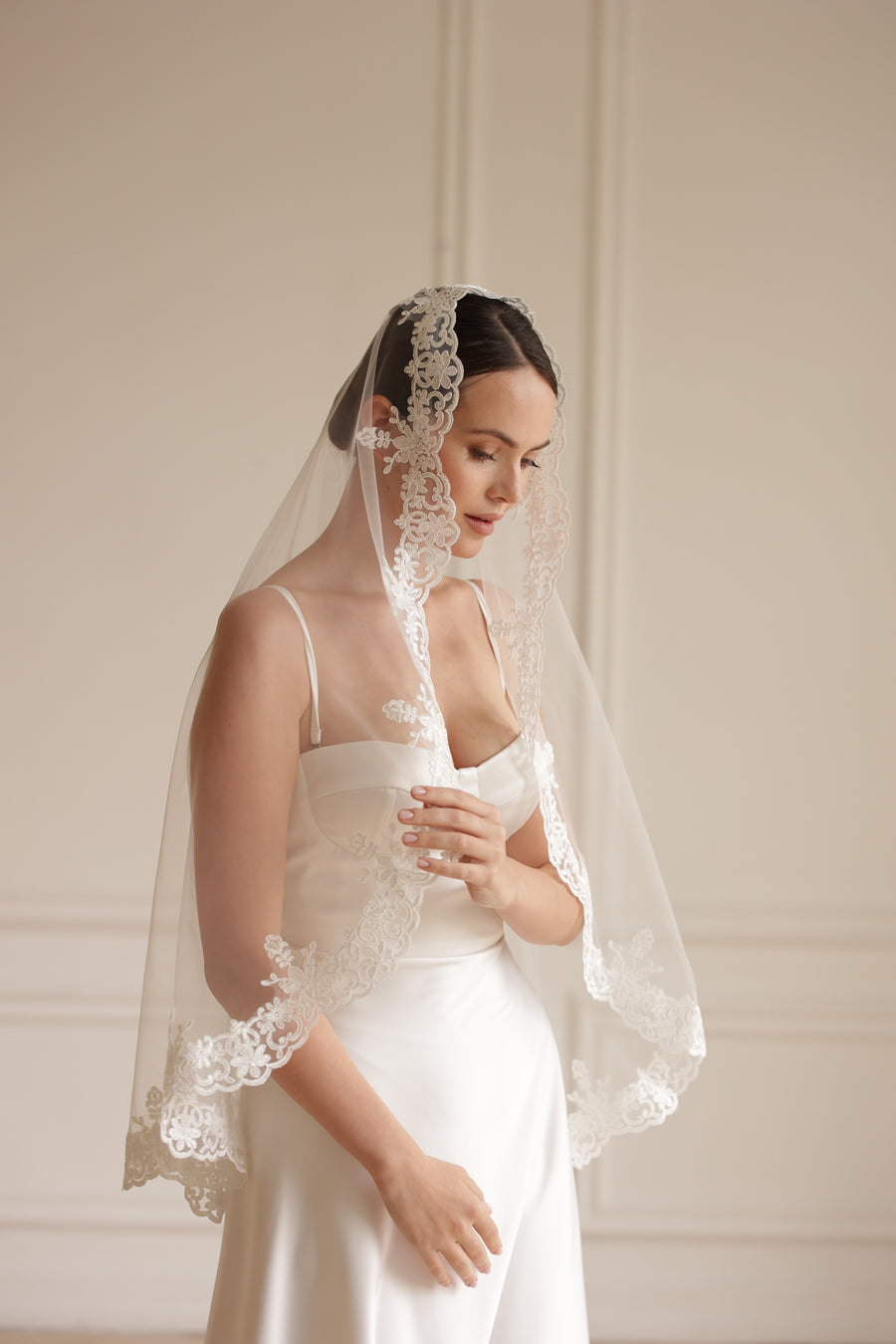 Mantilla veil • Trend 2025 -  STYLE Mantilla