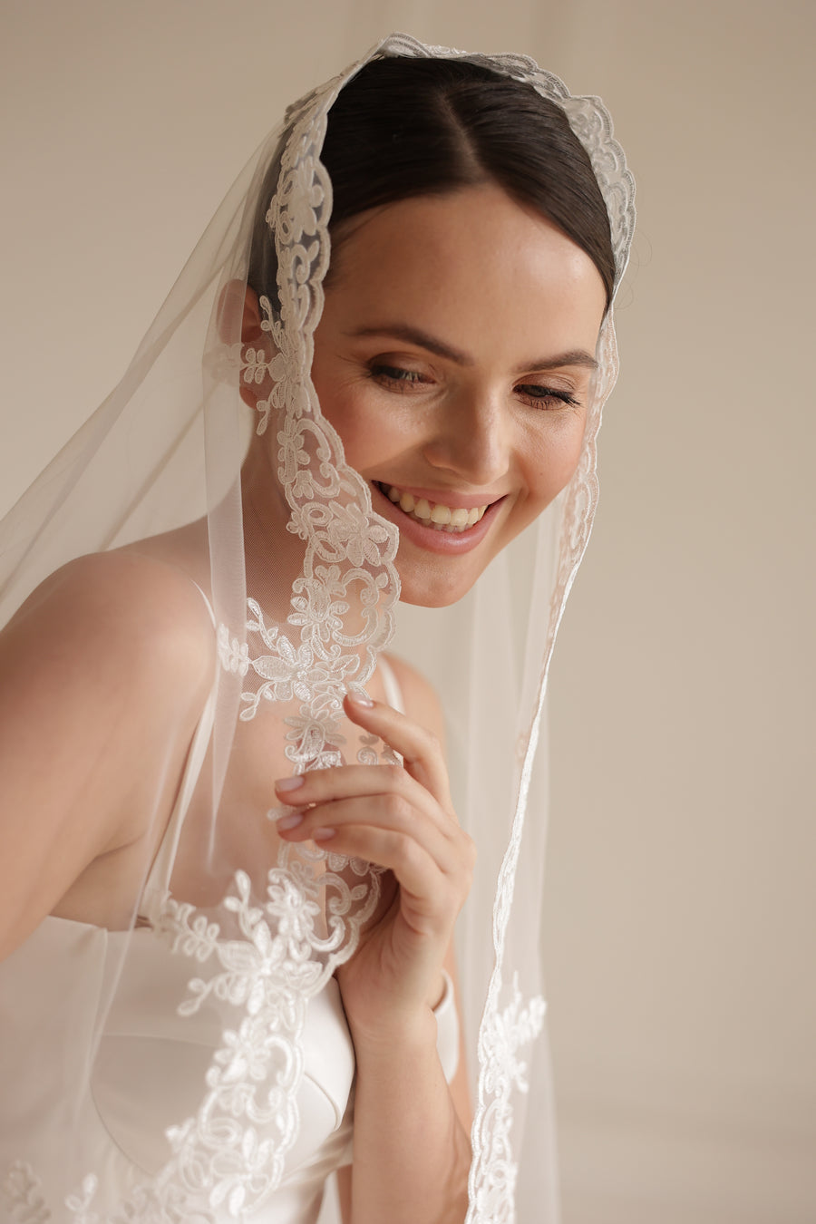 Mantilla veil • Trend 2025 -  STYLE Mantilla