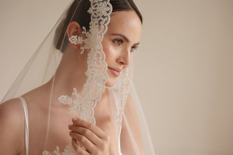 Mantilla veil • Trend 2025 -  STYLE Mantilla