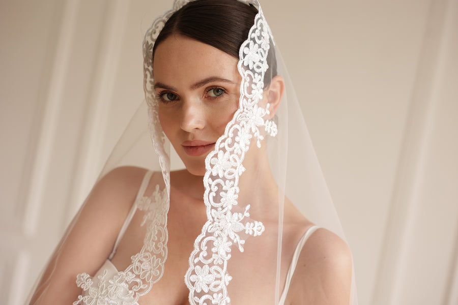 Mantilla veil • Trend 2025 -  STYLE Mantilla