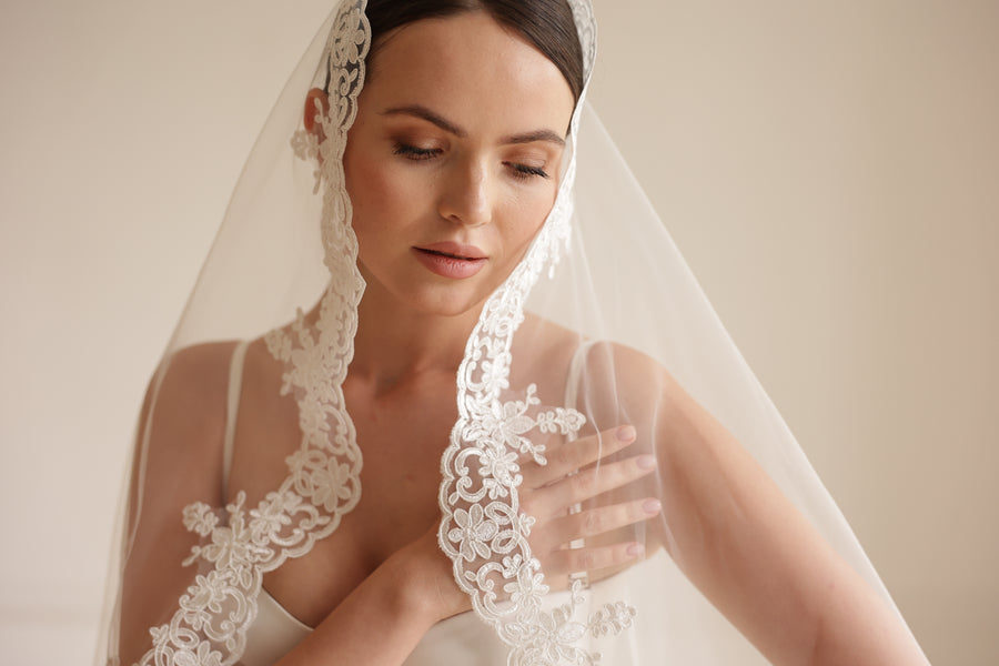 Mantilla veil • Trend 2025 -  STYLE Mantilla