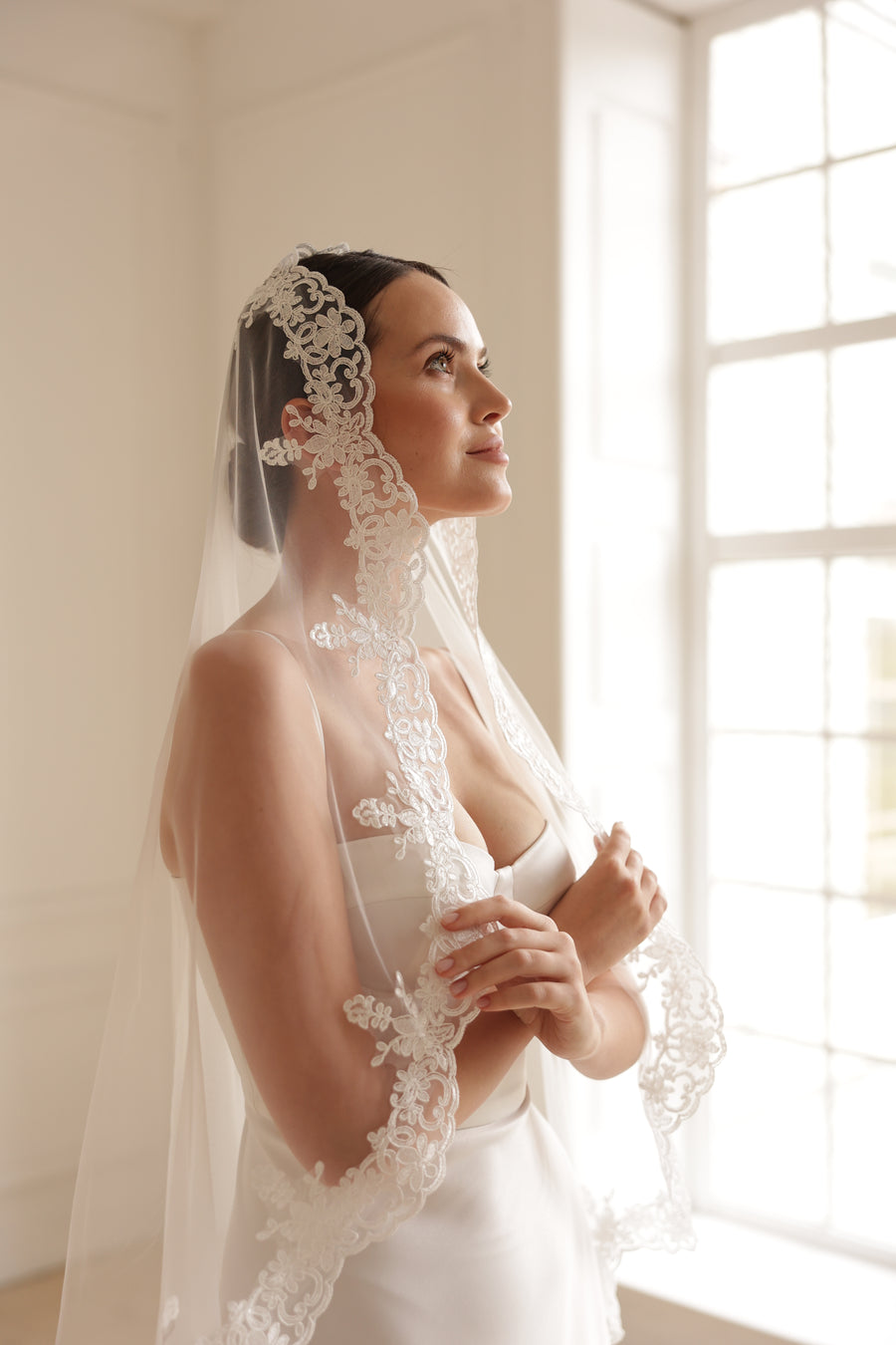 Mantilla veil • Trend 2025 -  STYLE Mantilla