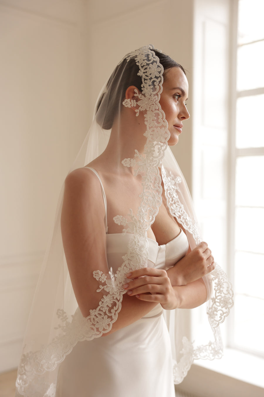 Mantilla veil • Trend 2025 -  STYLE Mantilla