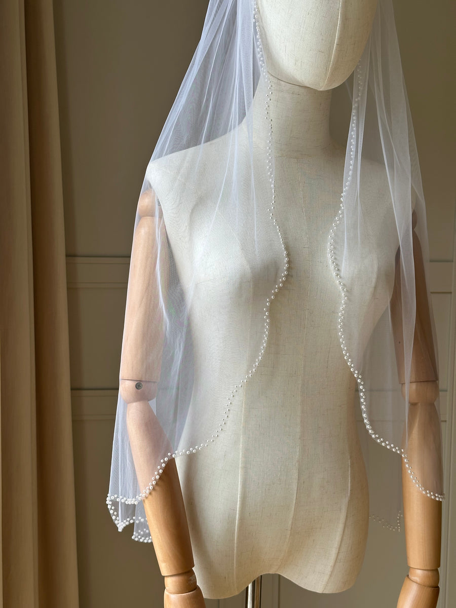 Bridal veil with pearls • Pearls edge veil