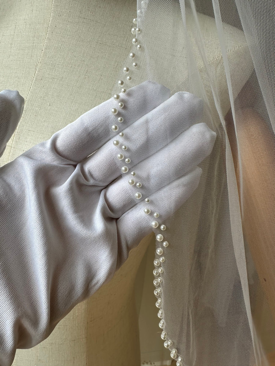 Bridal veil with pearls • Pearls edge veil