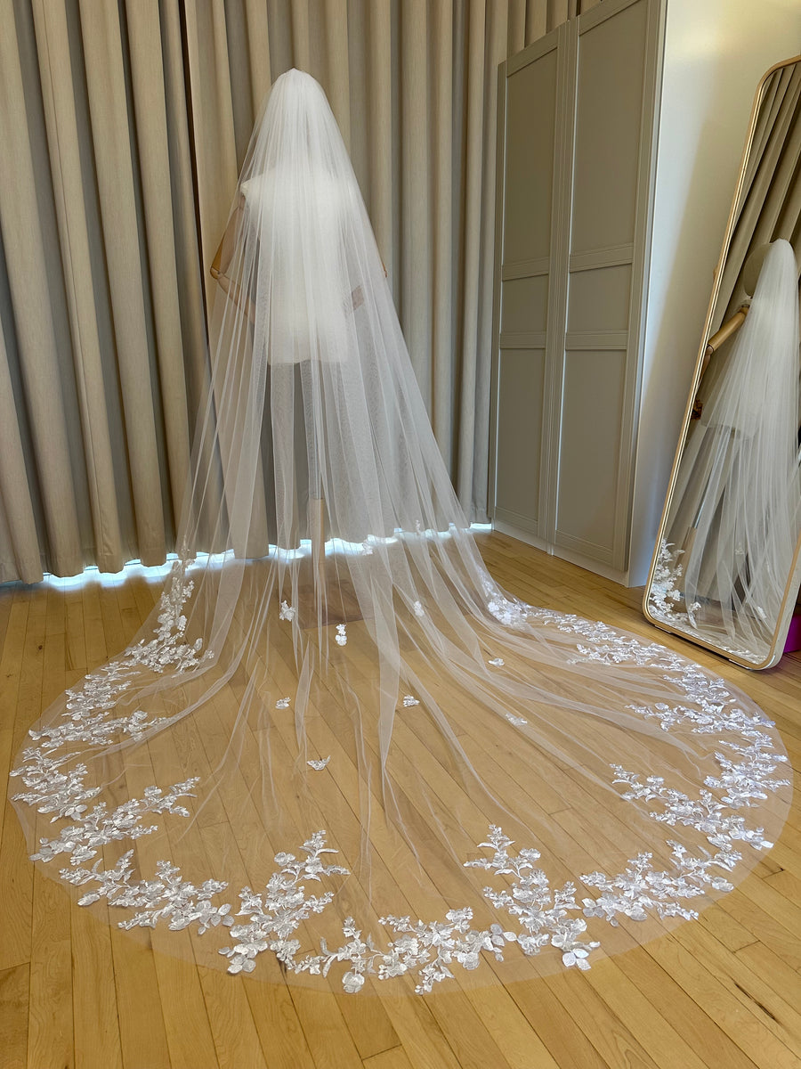 Wedding lace veil • Royal bridal veil