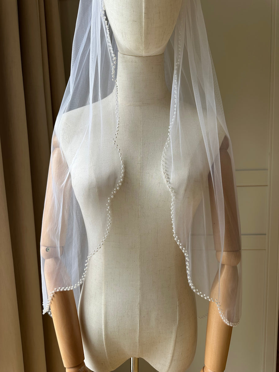 Bridal veil with pearls • Pearls edge veil