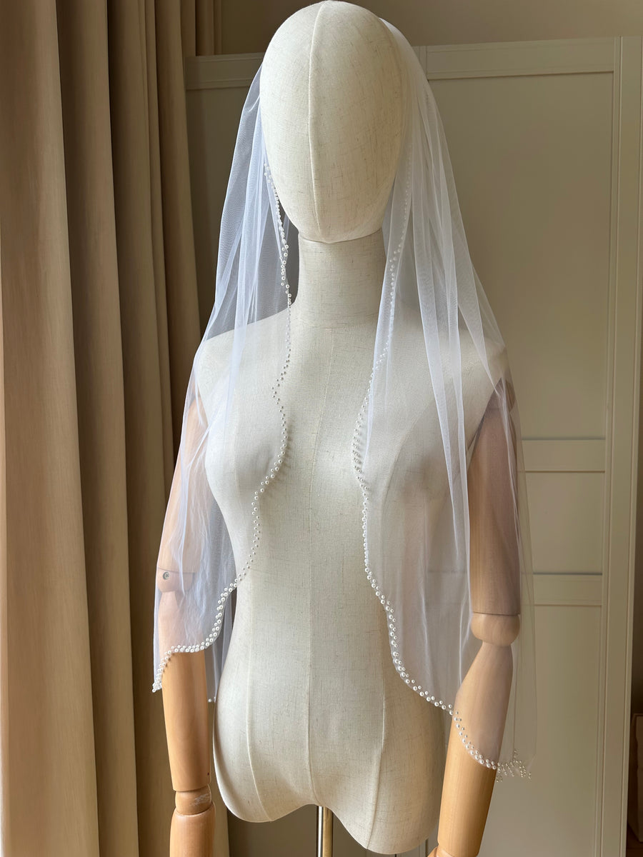 Bridal veil with pearls • Pearls edge veil