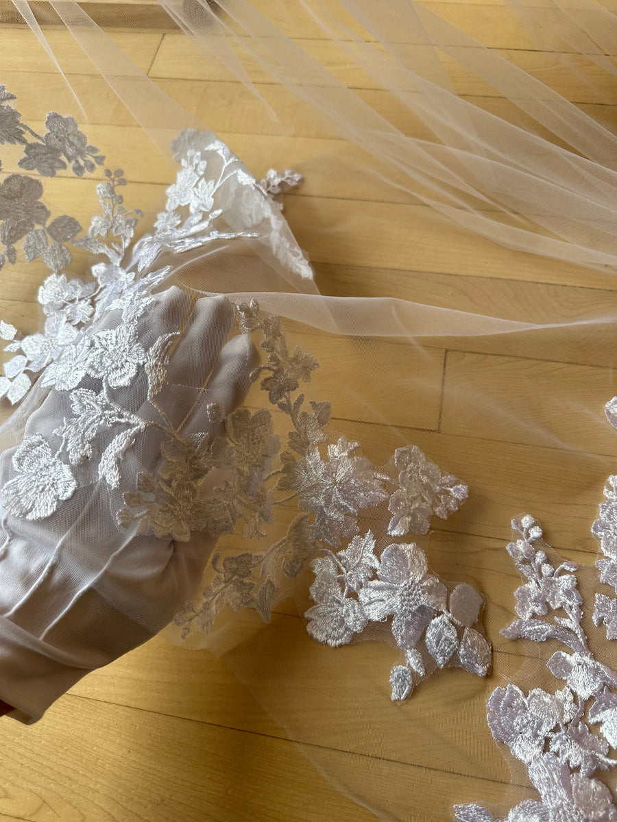 Wedding lace veil • Royal bridal veil