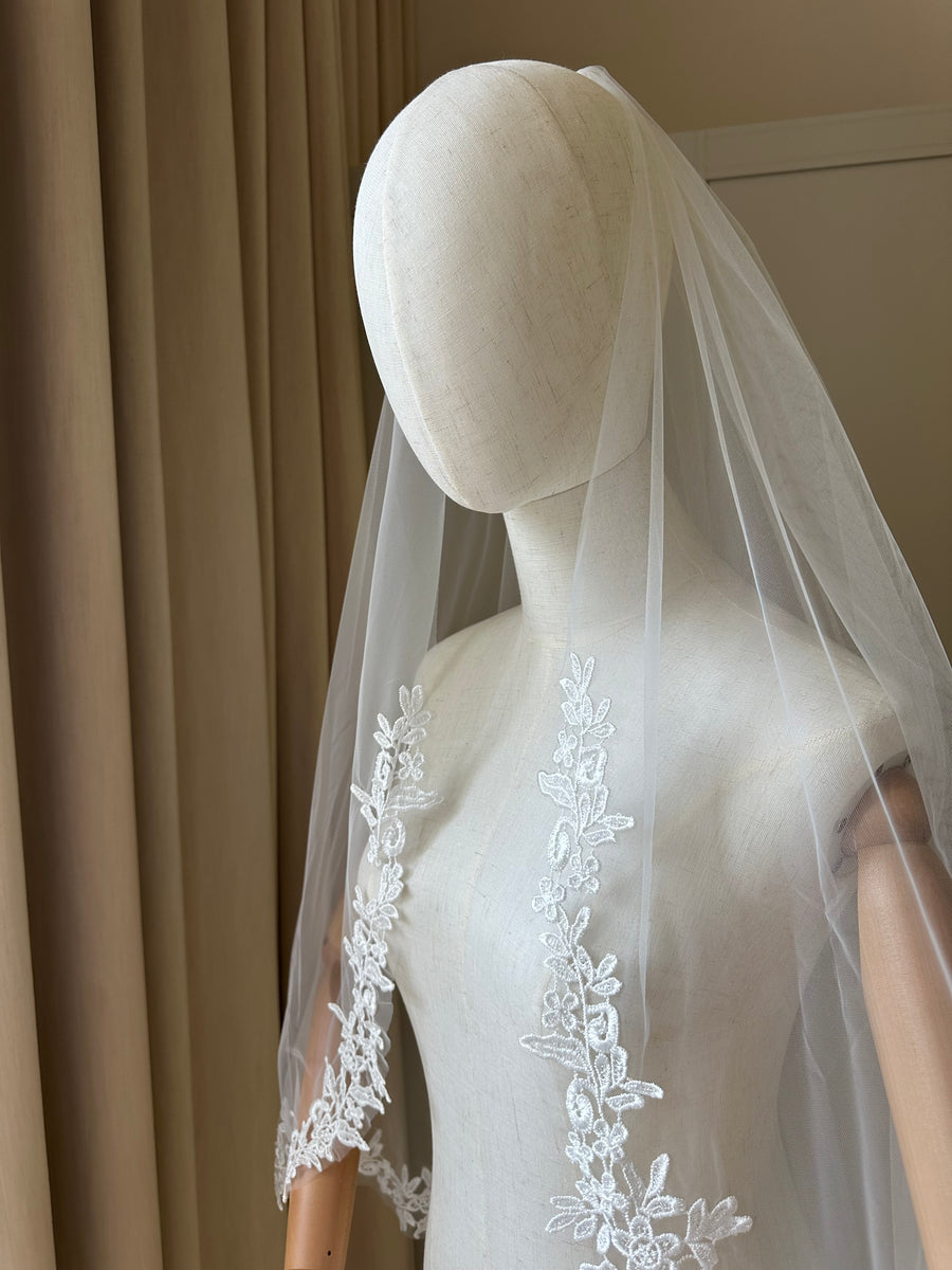 Lace wedding veil