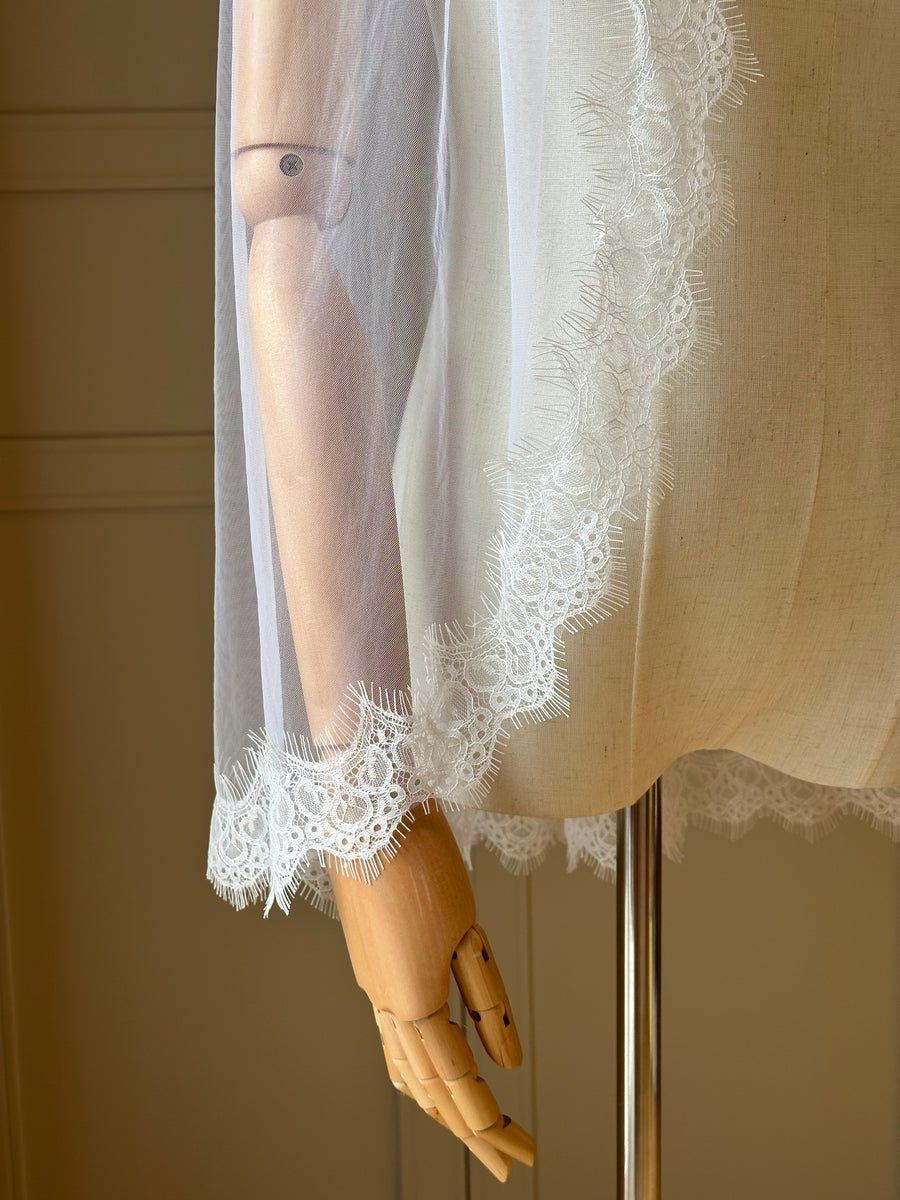 Veil chantilly lace • Eyelash lace veil