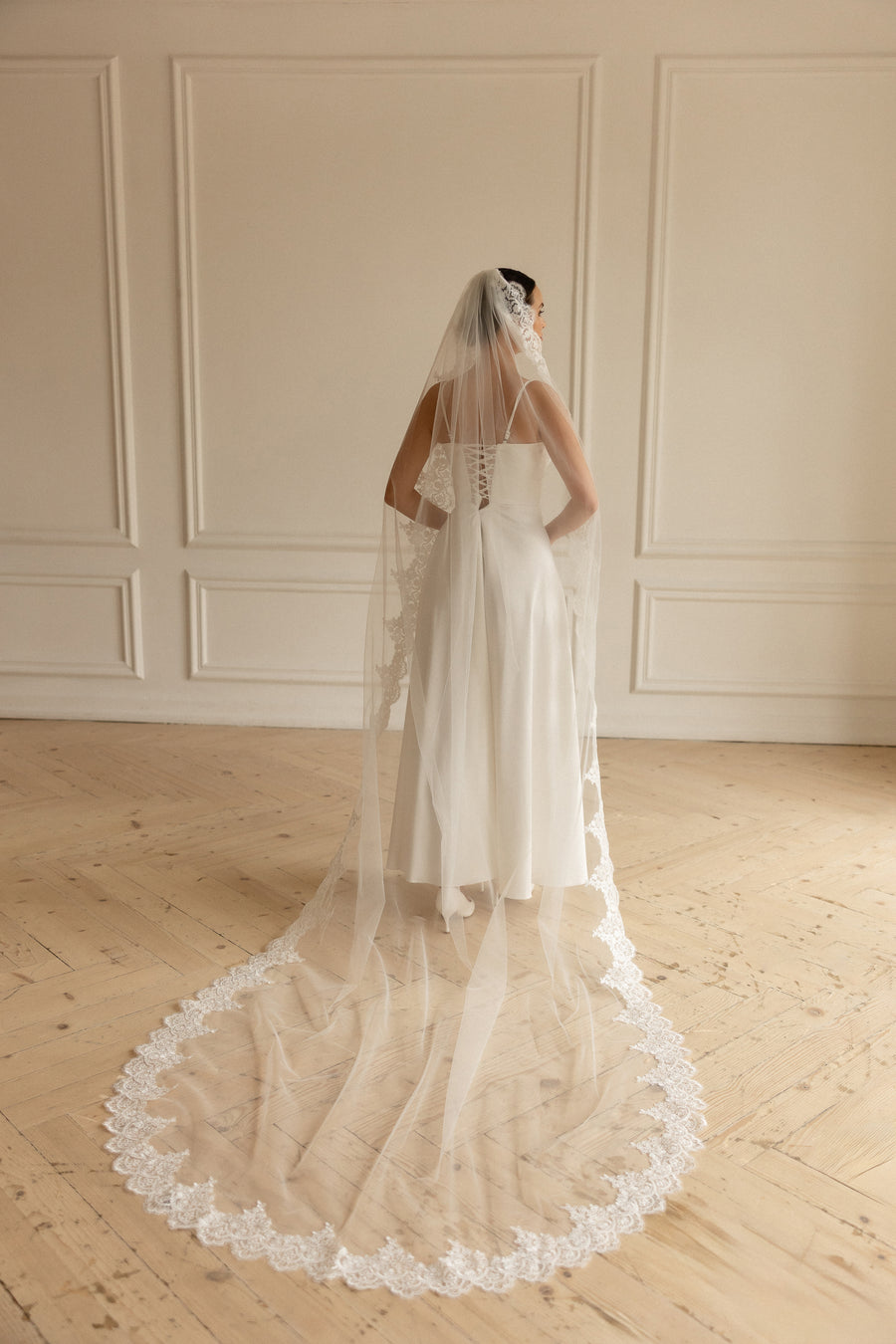 Lace veil with sequins • Royal wedding veil