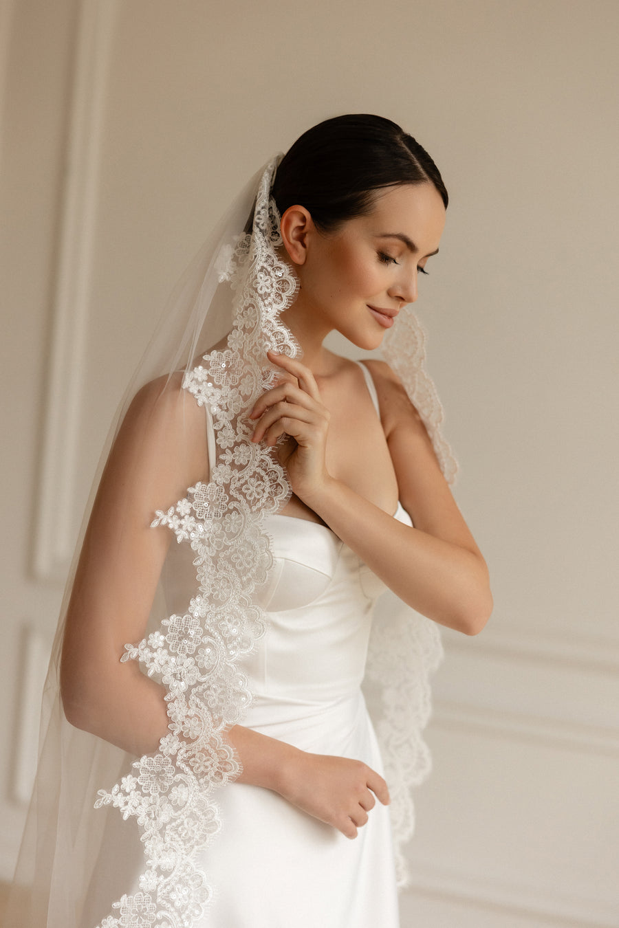 Lace veil with sequins • Royal wedding veil