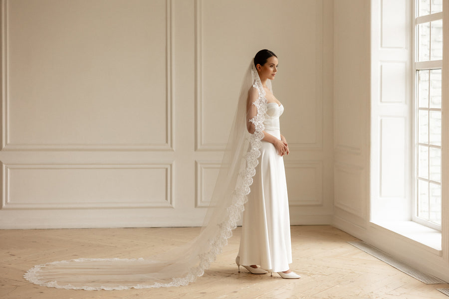 Lace veil with sequins • Royal wedding veil