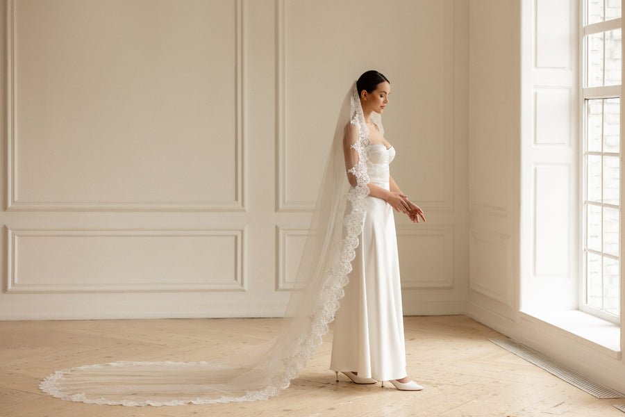 Lace veil with sequins • Royal wedding veil