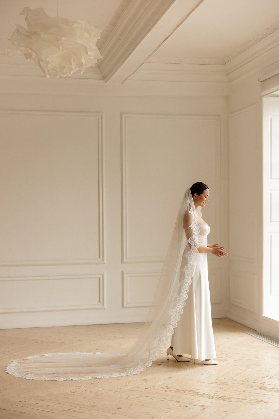 Lace veil with sequins • Royal wedding veil