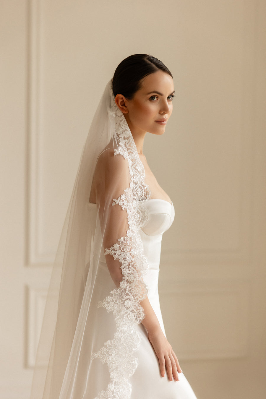 Lace veil with sequins • Royal wedding veil