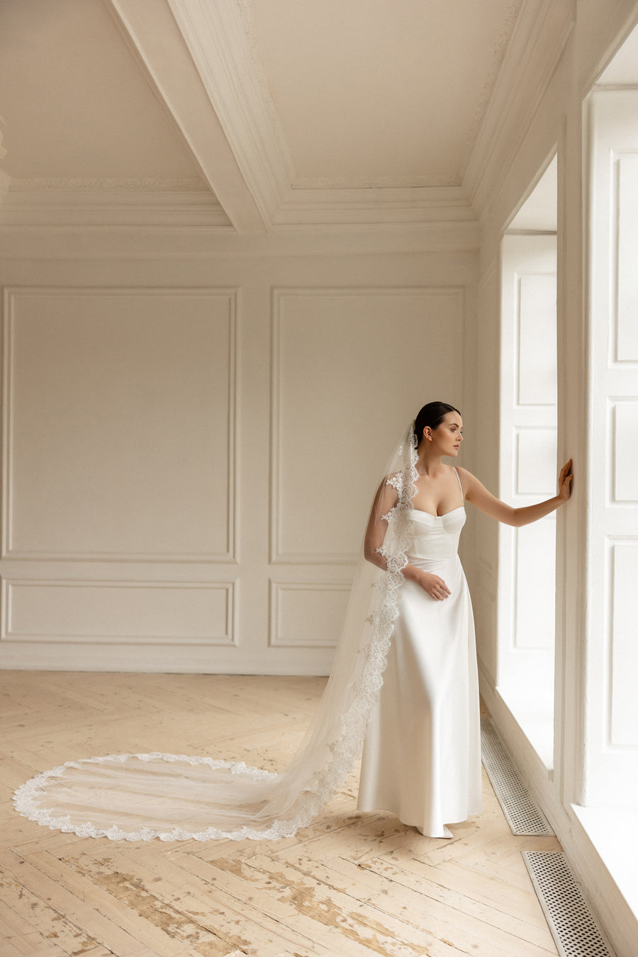 Lace veil with sequins • Royal wedding veil