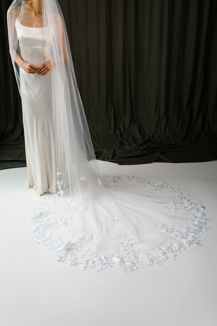 Wedding lace veil • Royal bridal veil