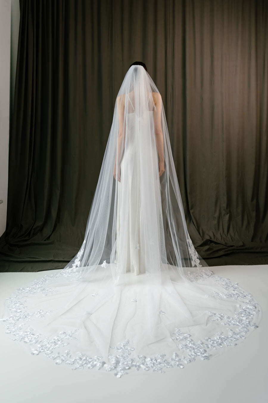 Wedding lace veil • Royal bridal veil