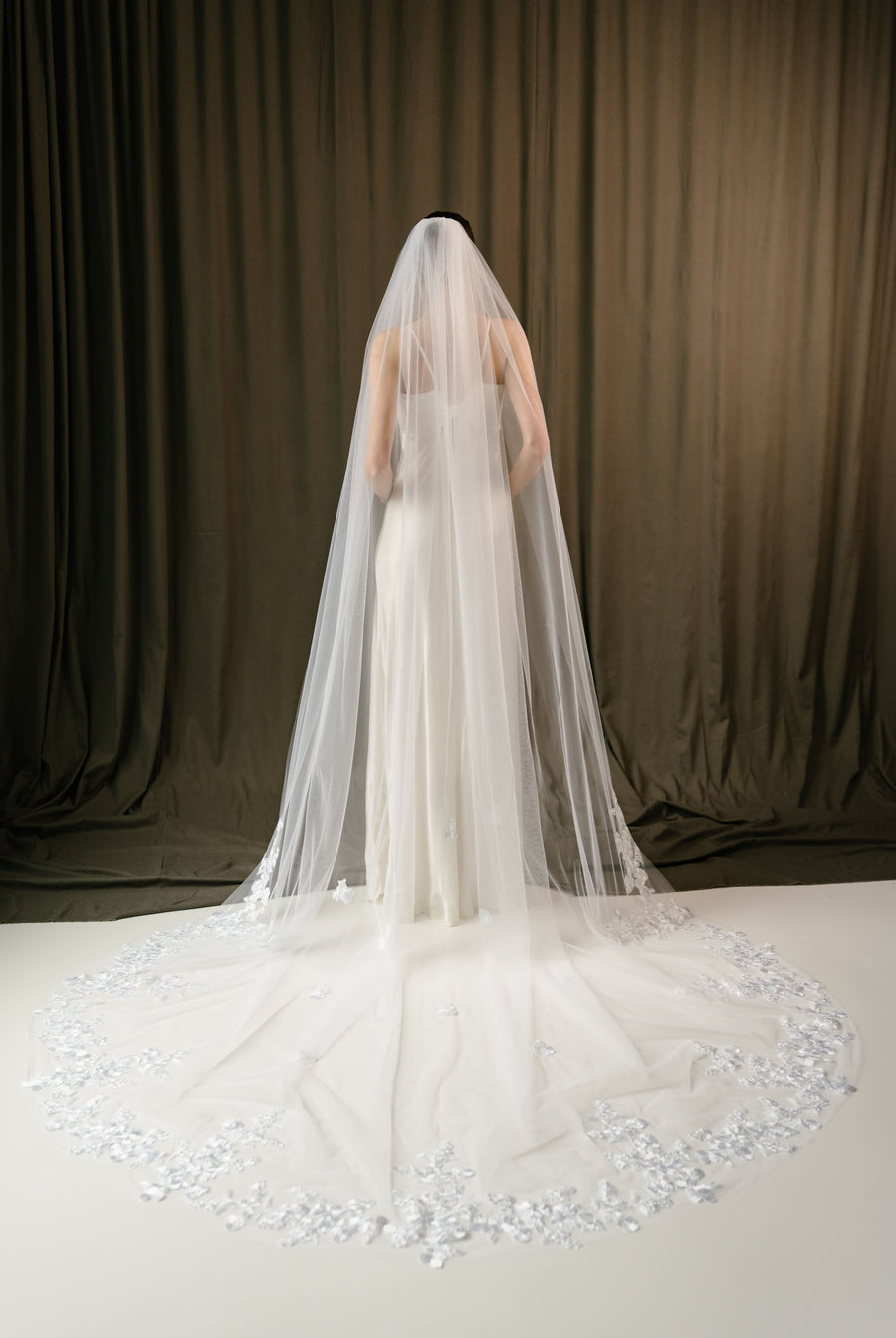 Wedding lace veil • Royal bridal veil