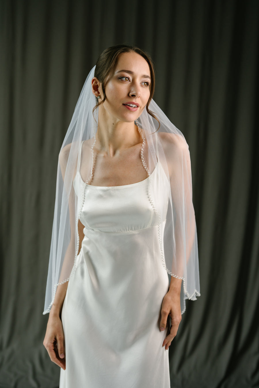 Bridal veil with pearls • Pearls edge veil