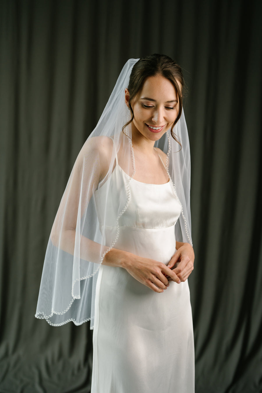 Bridal veil with pearls • Pearls edge veil