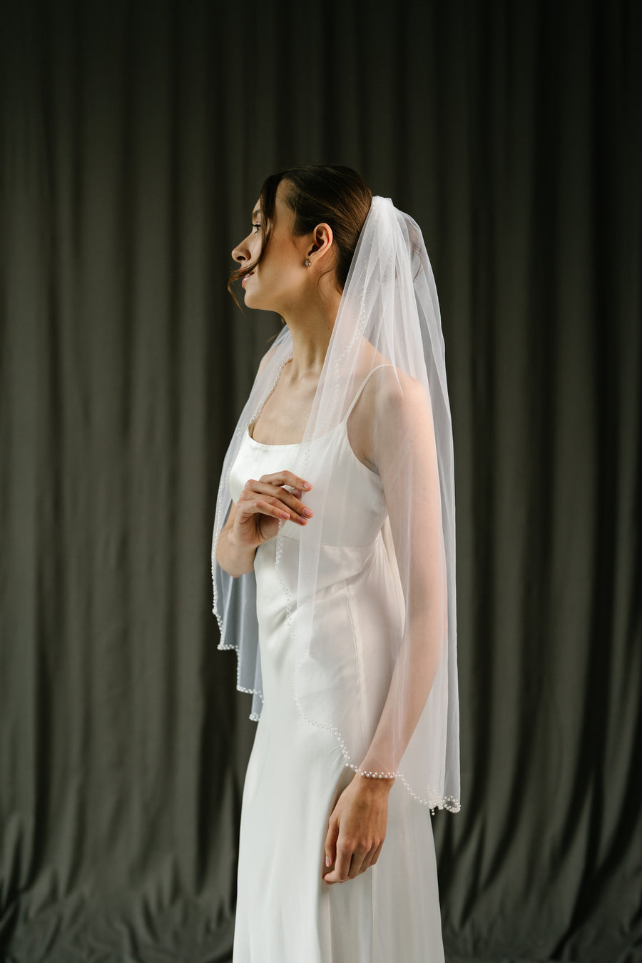 Bridal veil with pearls • Pearls edge veil