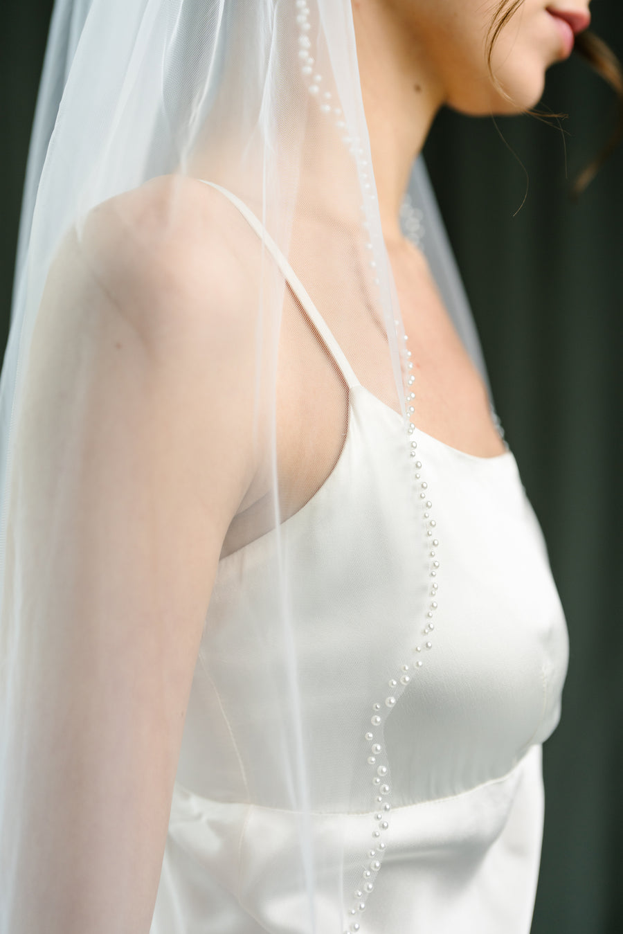 Bridal veil with pearls • Pearls edge veil
