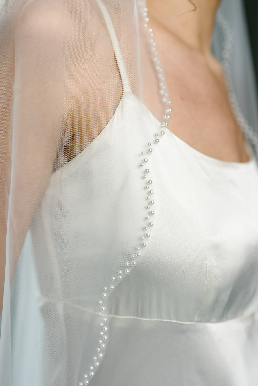 Bridal veil with pearls • Pearls edge veil
