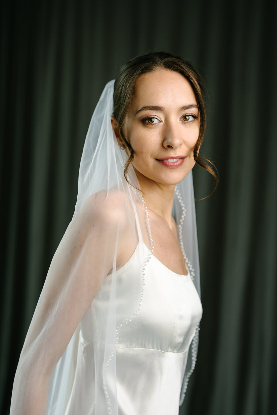 Bridal veil with pearls • Pearls edge veil