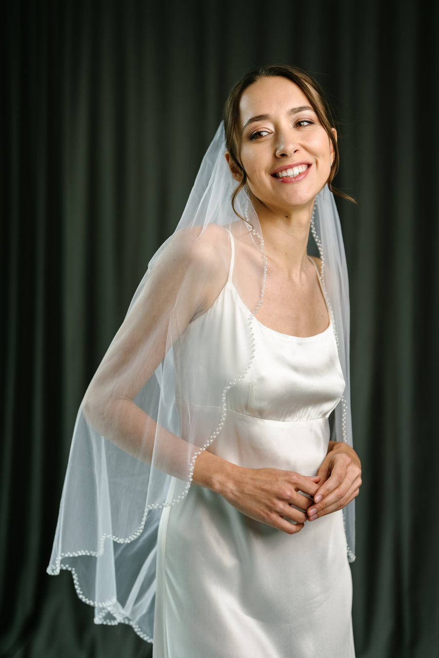 Bridal veil with pearls • Pearls edge veil