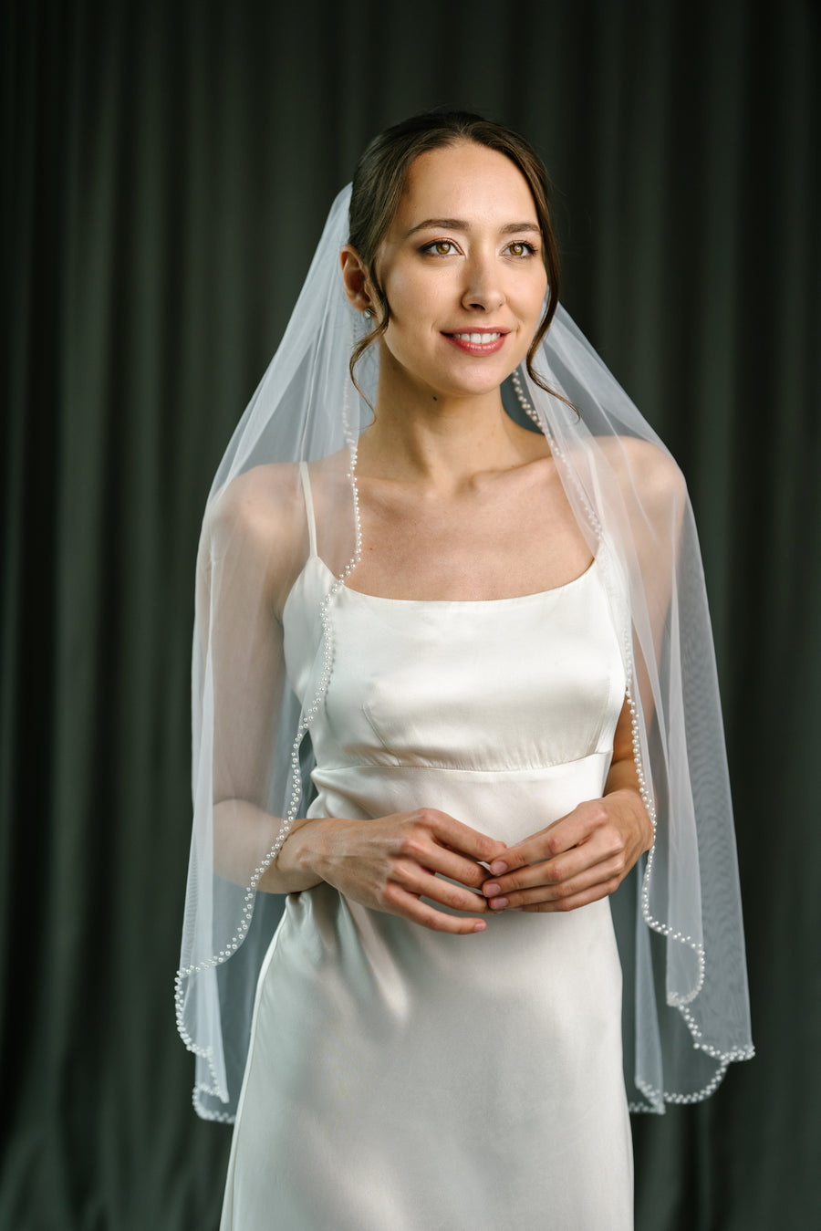 Bridal veil with pearls • Pearls edge veil