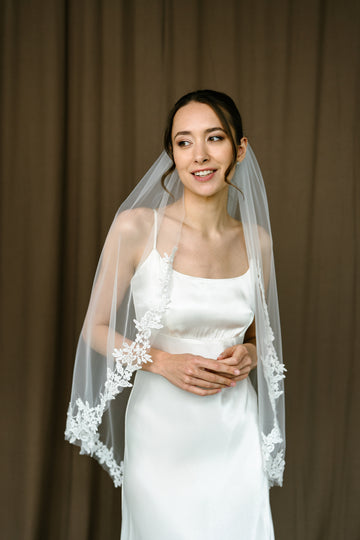 Lace wedding veil