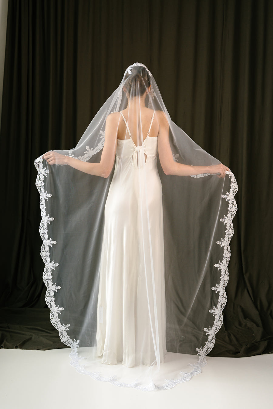 Mantilla veil • Trend 2025 -  STYLE Mantilla