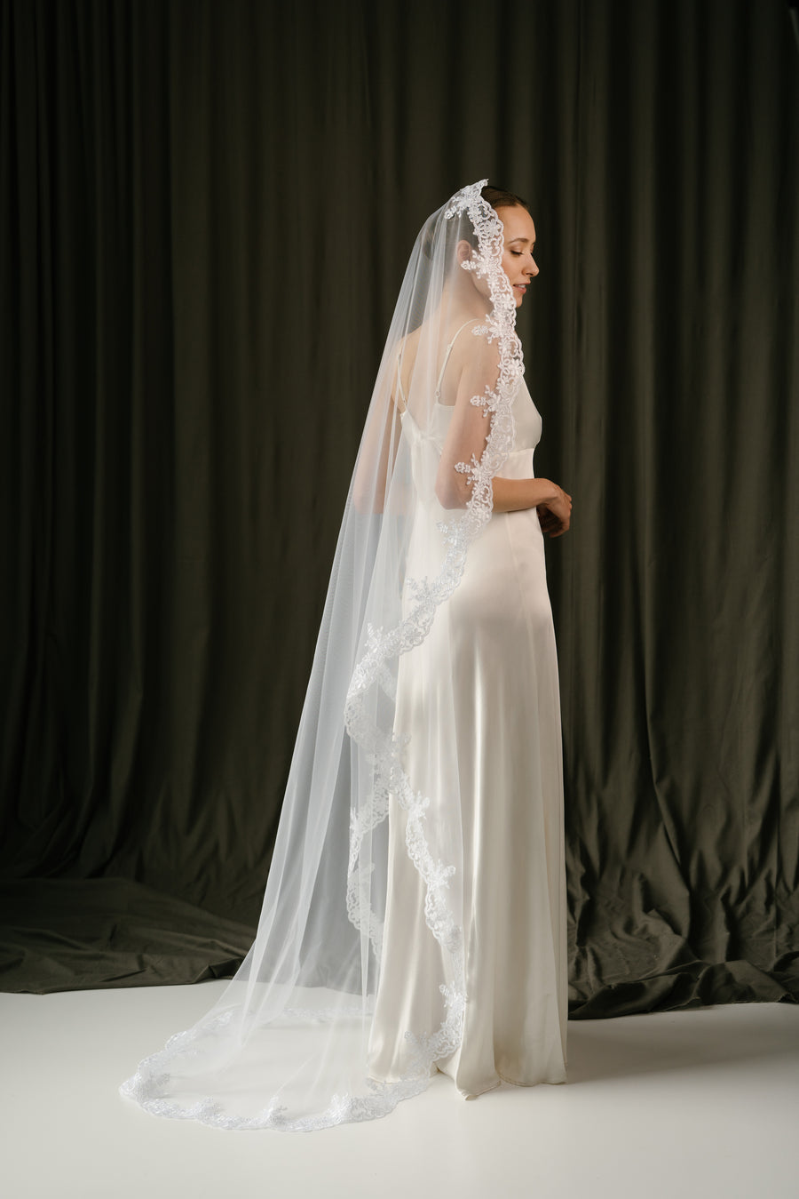 Mantilla veil • Trend 2025 -  STYLE Mantilla