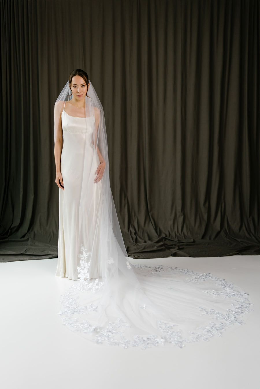 Wedding lace veil • Royal bridal veil