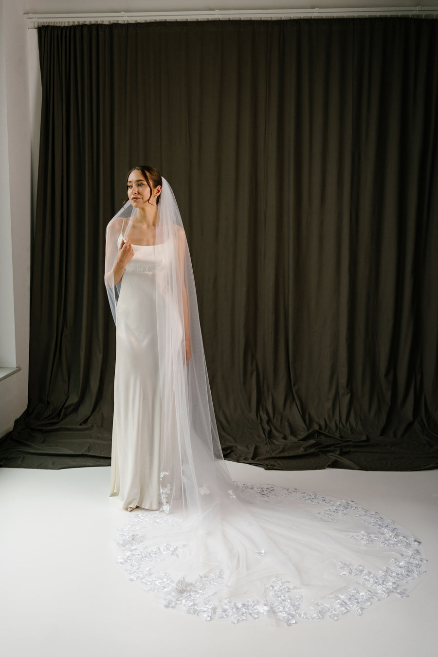 Wedding lace veil • Royal bridal veil