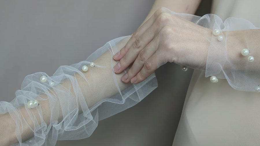 BRIDAL GLOVES • STYLE PEARLS